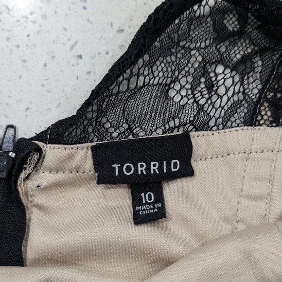 Torrid black lace strappy skater mini dress, V neck, sleeveless, size 10 - Picture 7 of 10